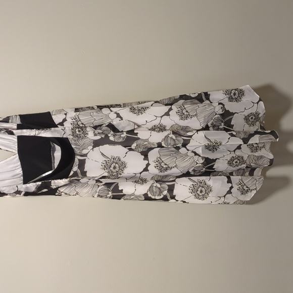 Accomplice Women's Black and White Floral Halter Midi Size Medium Dress - Picture 5 of 9